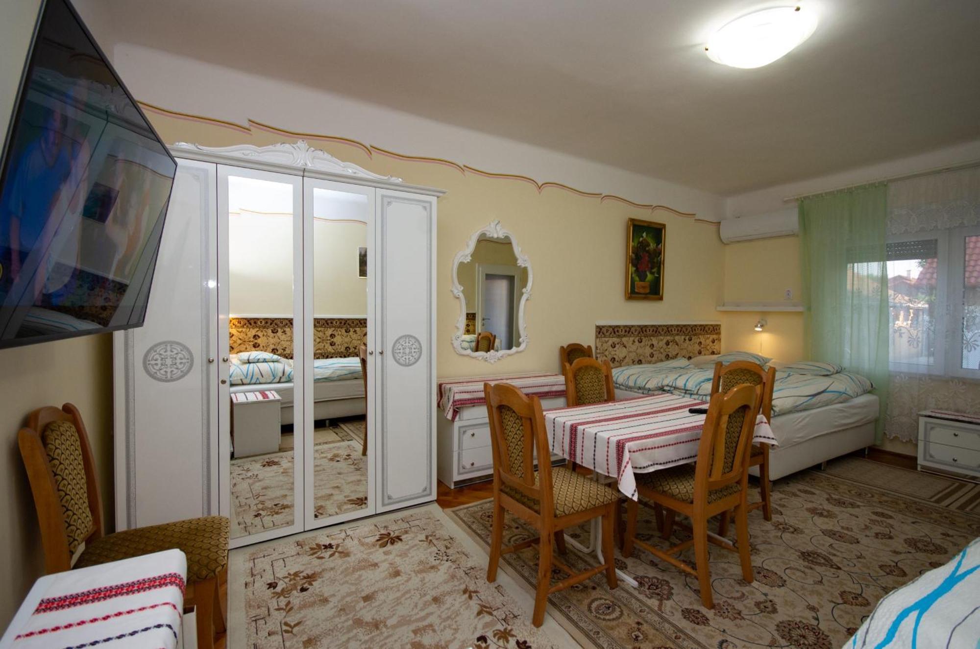 Amália Apartman Gyula Exterior foto