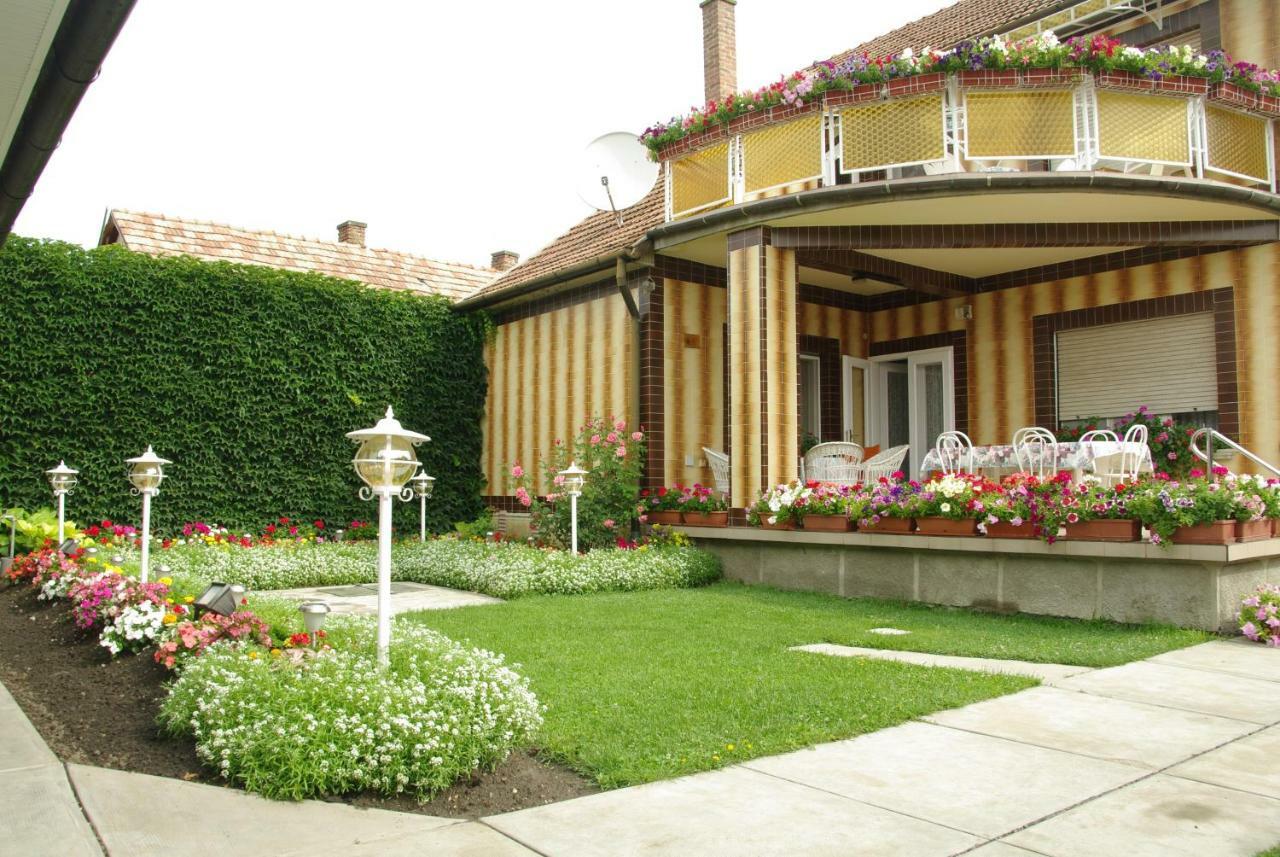 Amália Apartman Gyula Exterior foto